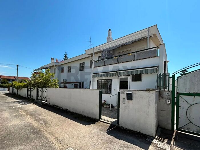 Casa trilocale in vendita in Via dei Faggi, Anzio