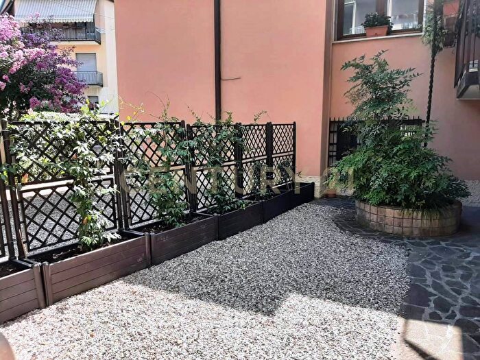 Casa con 5 locali in affitto in Via Giacomo Favretto, Stadio, Verona