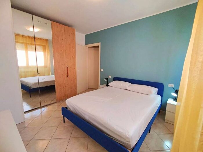 Appartamento trilocale in affitto in Via Bellini, Zona Nuova Pratoranieri, Follonica