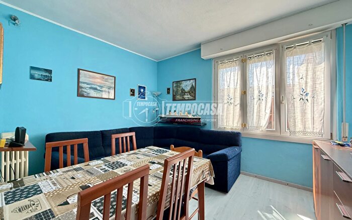 Appartamento trilocale in vendita in Via delle Forze Armate, Milano