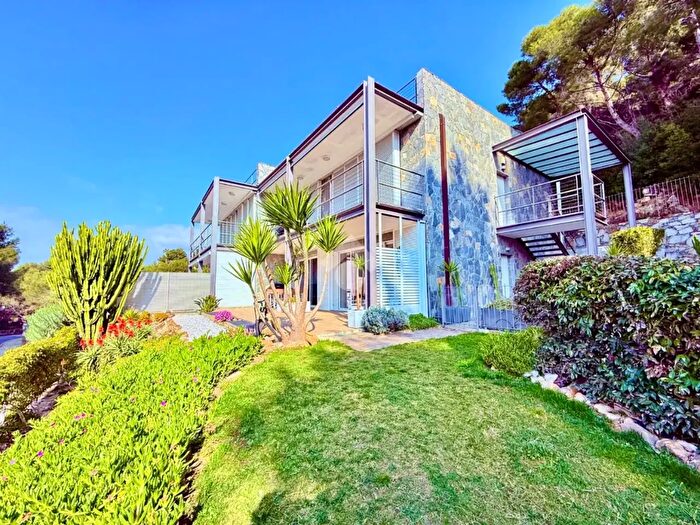 Casa quadrilocale in vendita in Str dellAlto, Andora