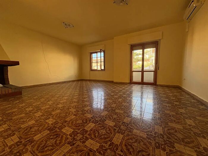 Appartamento con 6 locali in vendita in Via Faro Bellavista, Tortoli'
