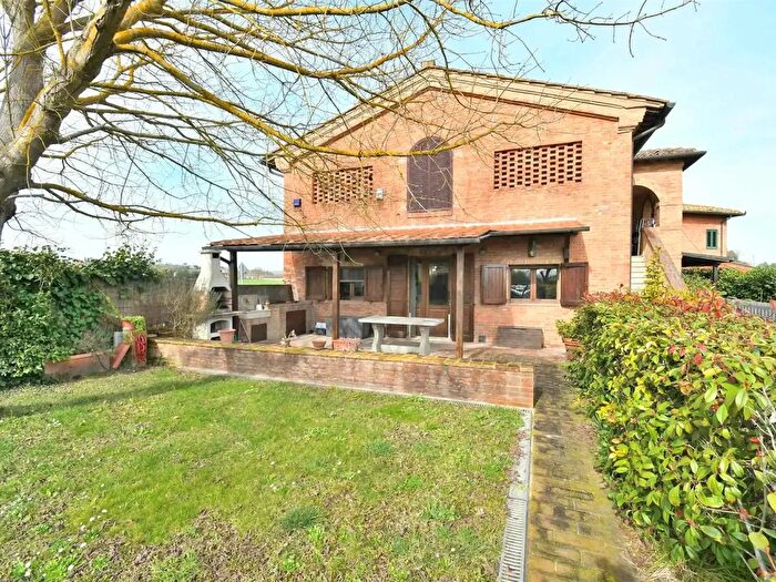 Appartamento con 5 locali in vendita in Via Cassia, Monteroni DArbia