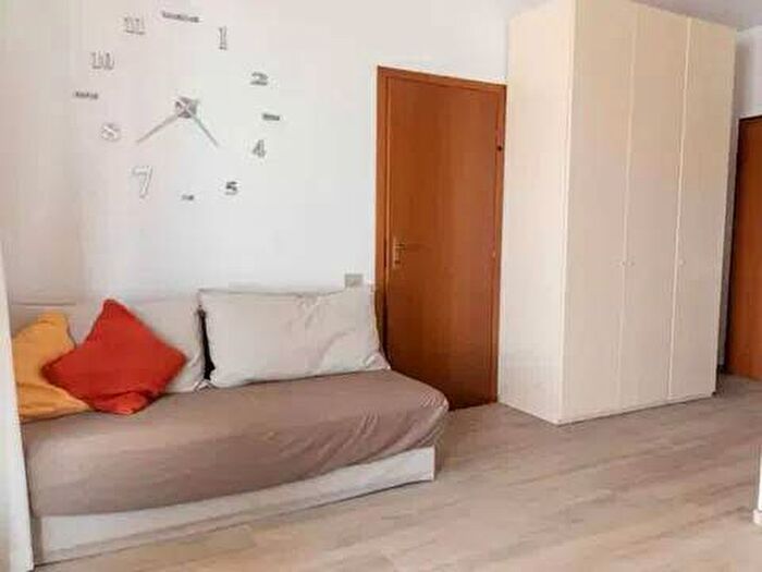 Appartamento bilocale in affitto in Viale Della Grande Muraglia, Torrino, Roma