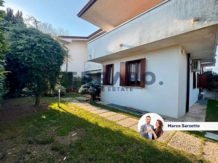 Appartamento quadrilocale in vendita in Via Brenta, Casier