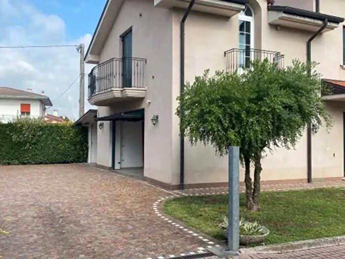 Casa quadrilocale in affitto in Via Monache, Selvazzano Dentro