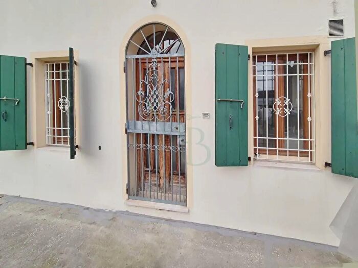 Casa con 7 locali in vendita in Via Arrigoni, Vigonza