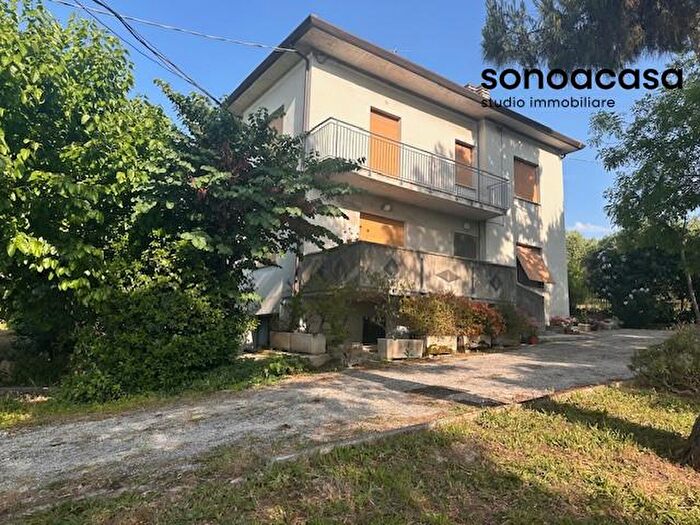 Casa con 7 locali in vendita in Strada per SantAngelo, Senigallia