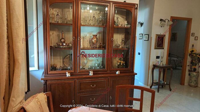 Appartamento quadrilocale in vendita in Via Villagrazia Palermo Pa Italia, Palermo