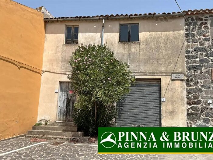 Casa trilocale in vendita in Piazza Roma, Boroneddu
