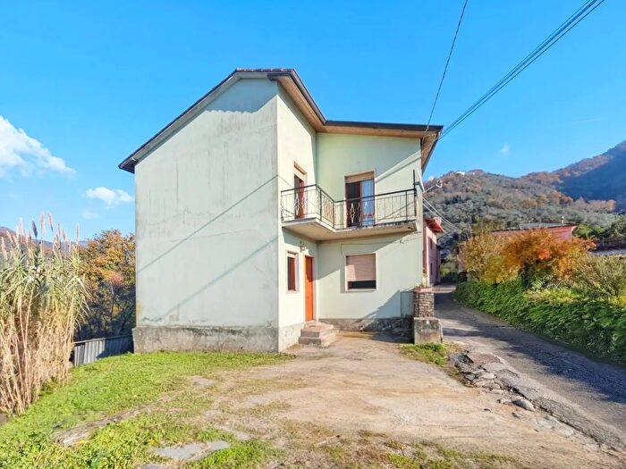 Casa con 7 locali in vendita in Via della Grillaia, Luni