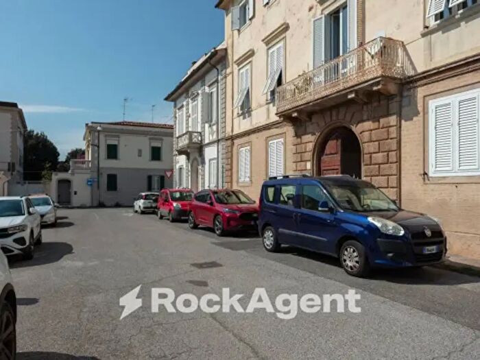 Appartamento quadrilocale in vendita in Via delle Tamerici, Livorno