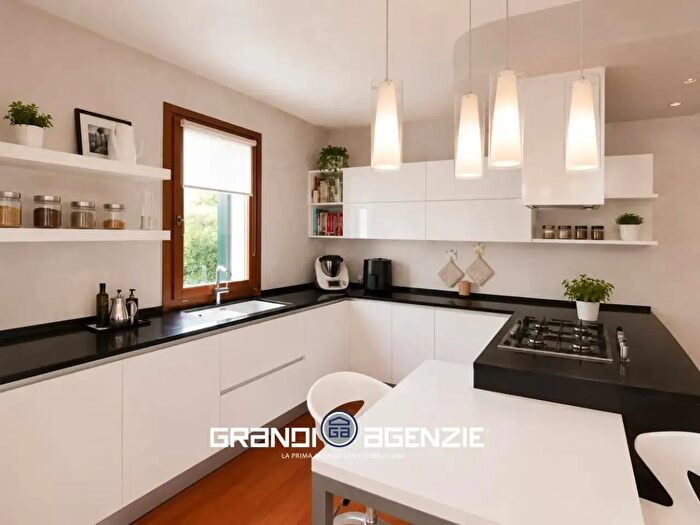 Casa con 5 locali in vendita in Via Don Minzoni, Silea