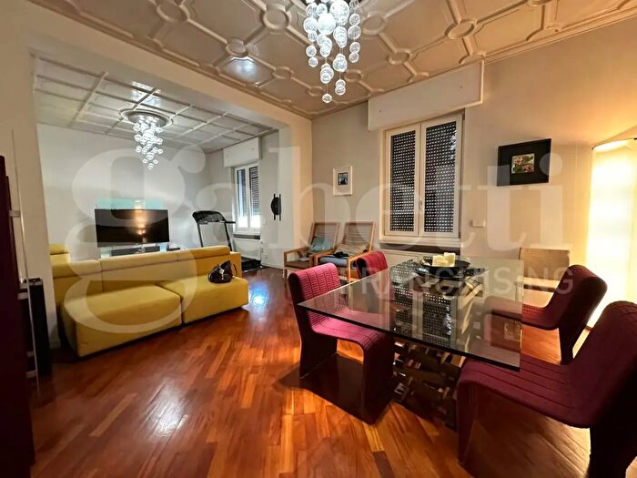 Appartamento con 5 locali in vendita in Via Indipendenza, Bologna