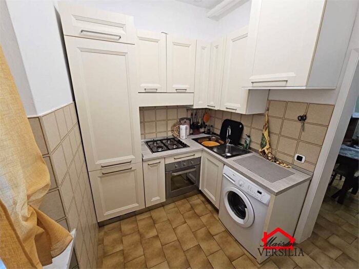 Casa trilocale in affitto in Caranna, Forte dei Marmi