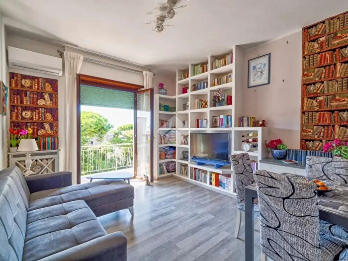 Appartamento trilocale in vendita in Via Marmolada, Santa Marinella