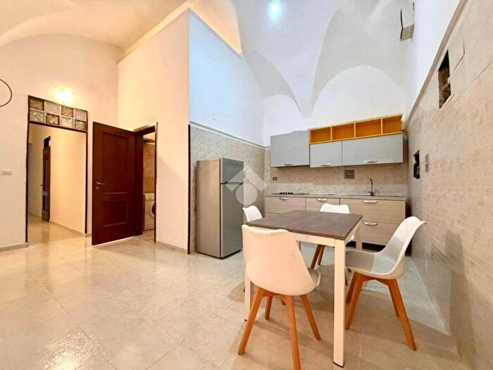 Appartamento bilocale in affitto in Via Nuova Santa Maria ognibene, Quartieri Spagnoli, Napoli