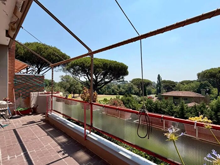 Appartamento trilocale in vendita in Largo dell'Olgiata, Roma