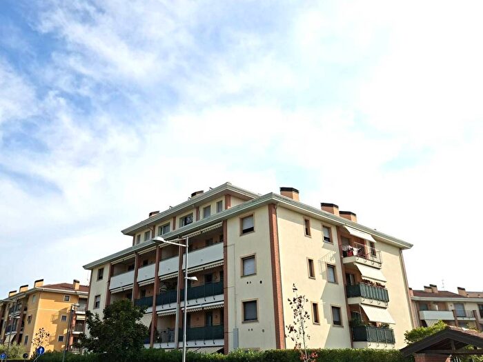 Appartamento trilocale in vendita in Via Carlo Goldoni, Centro, Cernusco sul Naviglio