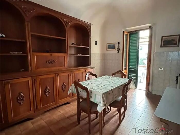 Appartamento con 6 locali in vendita in Fucecchio