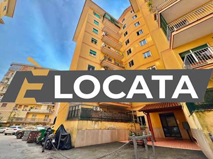 Appartamento quadrilocale in affitto in Via San Giacomo dei Capri, Napoli