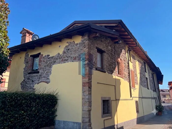 Appartamento bilocale in vendita in Via Contradello, Curno