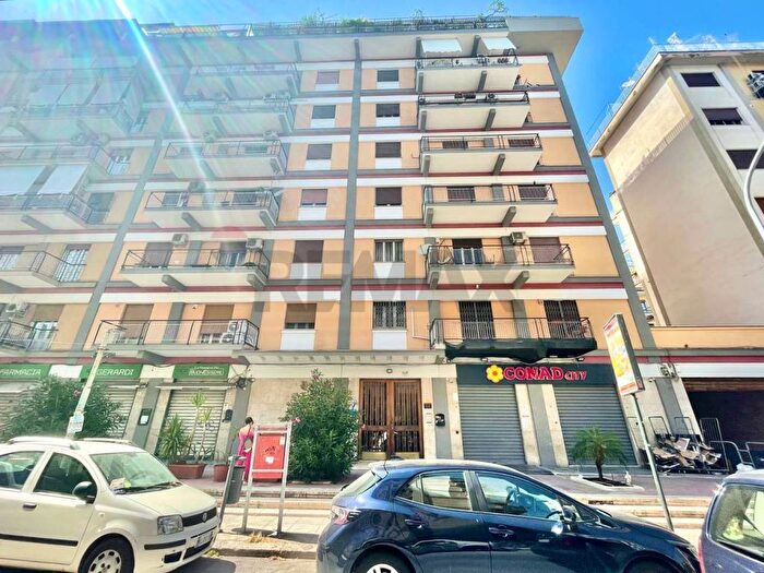 Appartamento con 5 locali in affitto in Via Sardegna, De Gasperi Croce Rossa, Palermo