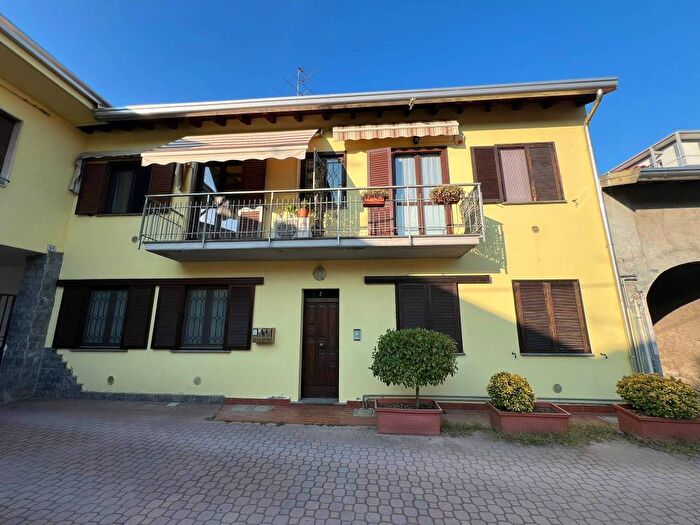 Appartamento trilocale in affitto in Corso Cristoforo Colombo, Cascinetta, Gallarate