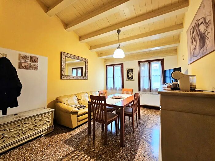 Appartamento bilocale in affitto in Via Vincenzo Pellesina, Este