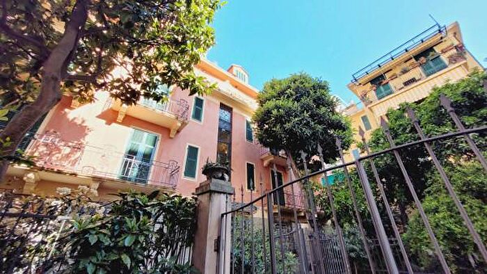 Appartamento quadrilocale in vendita in Corso Dante Alighieri, Alassio