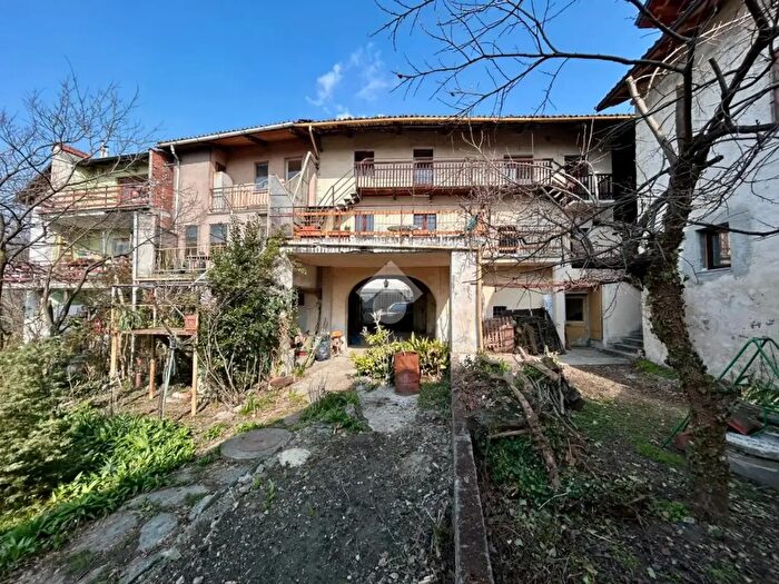 Casa con 10 locali in vendita in Borgata Piagnolo, Caprie