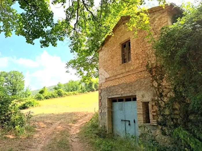 Casa trilocale in vendita in Via Fontevecchia, Montasola