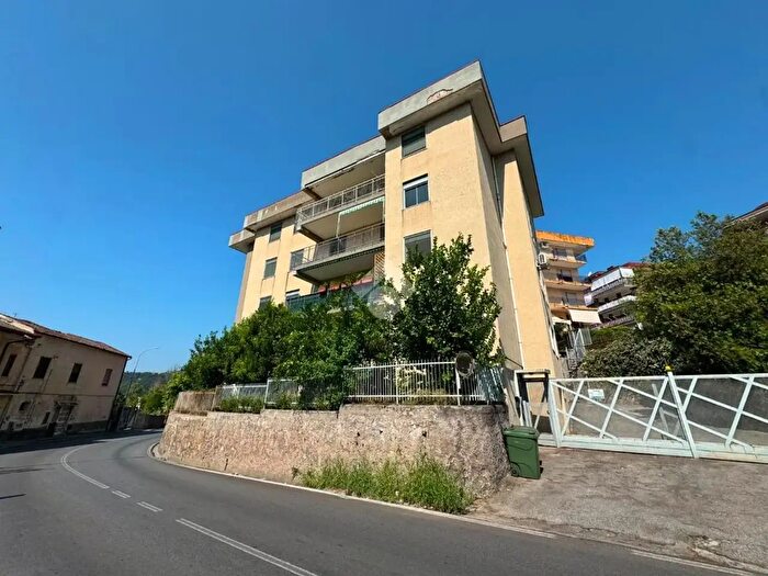 Appartamento con 5 locali in vendita in Via degli Etruschi, Salerno