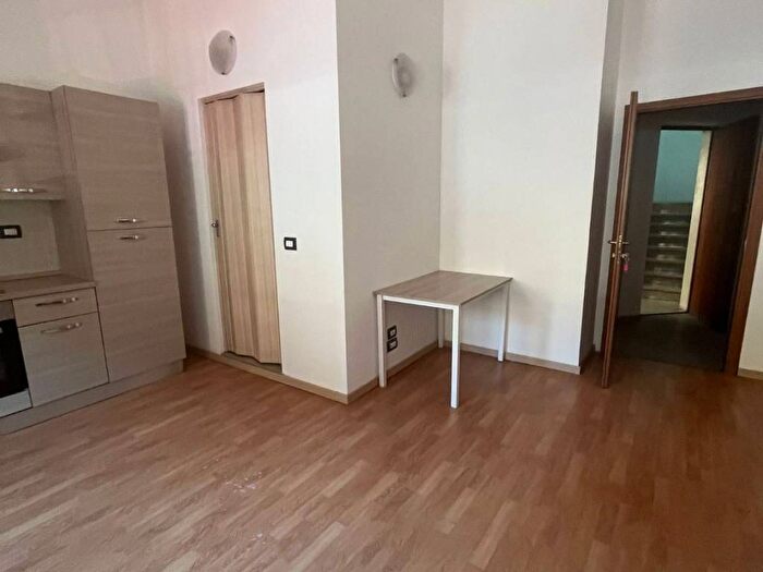 Appartamento monolocale in affitto in Via Brindisi, Aurora, Torino