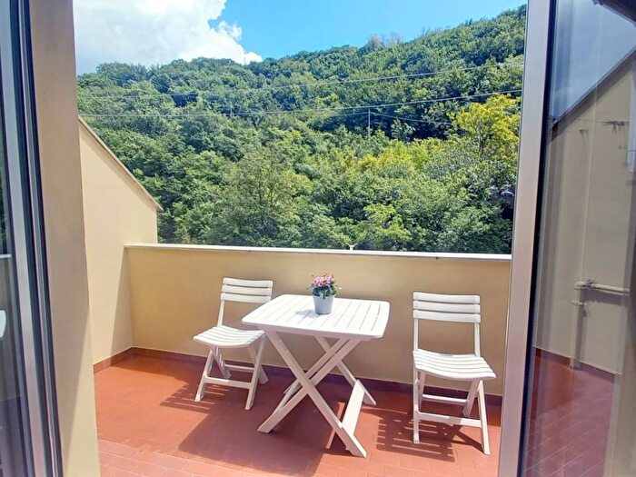 Appartamento trilocale in affitto in Via Francesco Pastonchi, Marassi, Genova