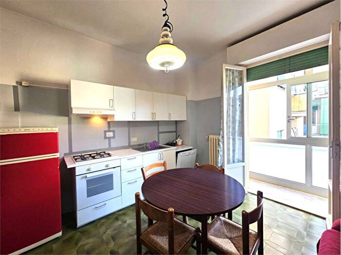 Appartamento quadrilocale in affitto in Via e Zacconi, Coverciano, Firenze
