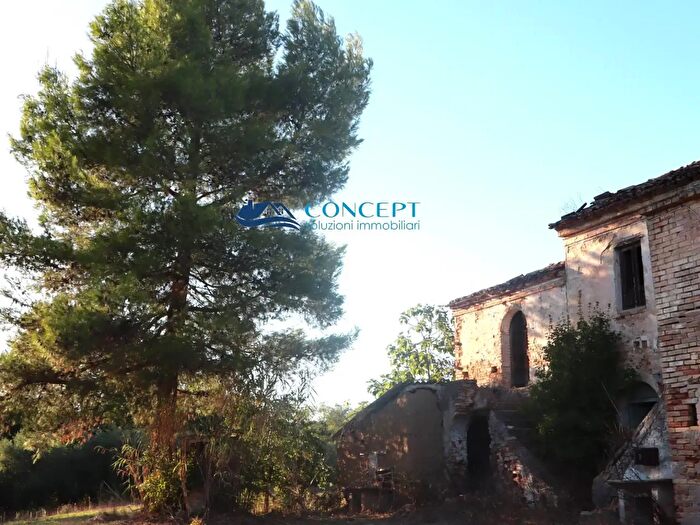 Casa con 10 locali in vendita in Via Rosati Snc, Corropoli