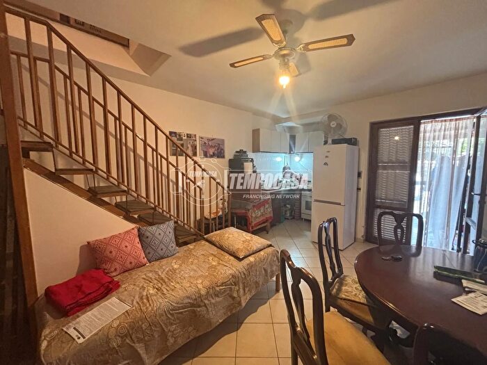 Appartamento bilocale in vendita in Via Monte Sirente, Anguillara Sabazia