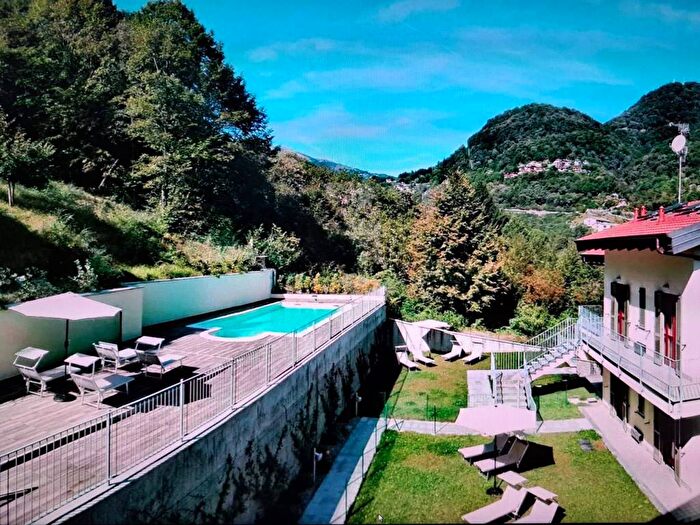 Appartamento con 5 locali in affitto in Via Pizzo Gondona, Centro, Argegno