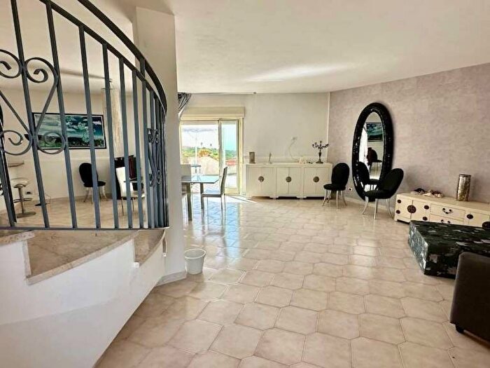Casa con 6 locali in affitto in Plemmirio, Siracusa