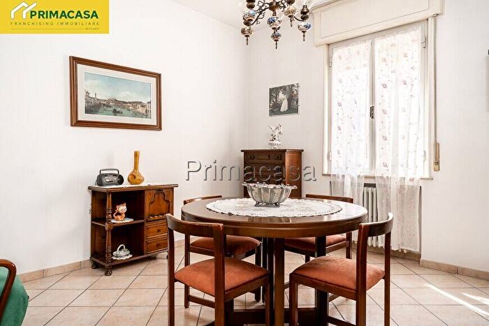Appartamento trilocale in vendita in Via Volturno, Borgo Roma, Verona