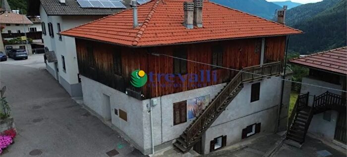 Appartamento con 5 locali in vendita in Caldes