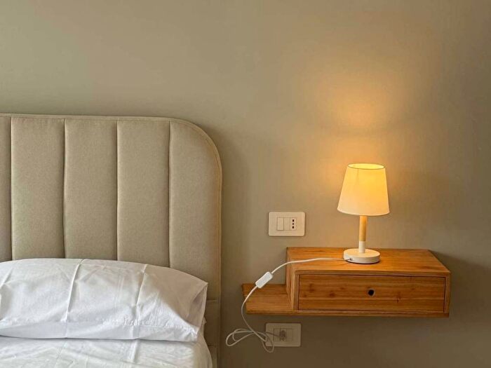 Appartamento trilocale in affitto in Piazza della Repubblica, Aurora, Torino