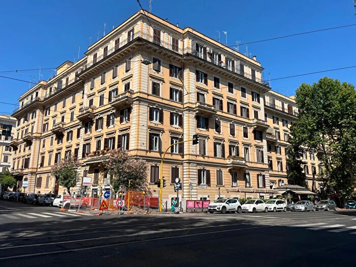 Appartamento trilocale in vendita in Viale Liegi, Roma