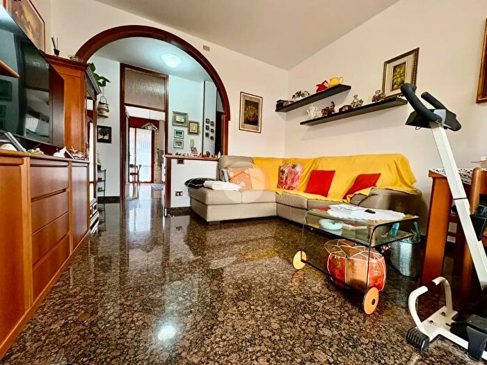 Appartamento trilocale in vendita in Via Giovanni Amendola, Rimini