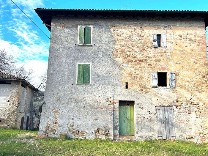 Casa con 10 locali in vendita in Via Tiola, Valsamoggia