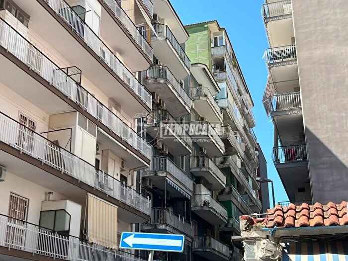 Appartamento trilocale in vendita in Via Francesco Arnaldi, Napoli