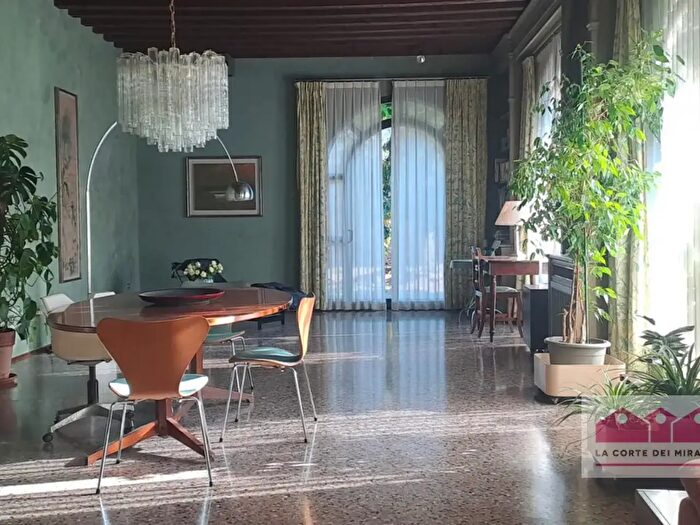 Appartamento con 6 locali in vendita in Contra Corpus Domini, Vicenza
