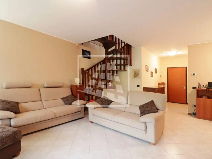 Appartamento con 5 locali in vendita in Via Pasquale Marconi, Reggio Emilia