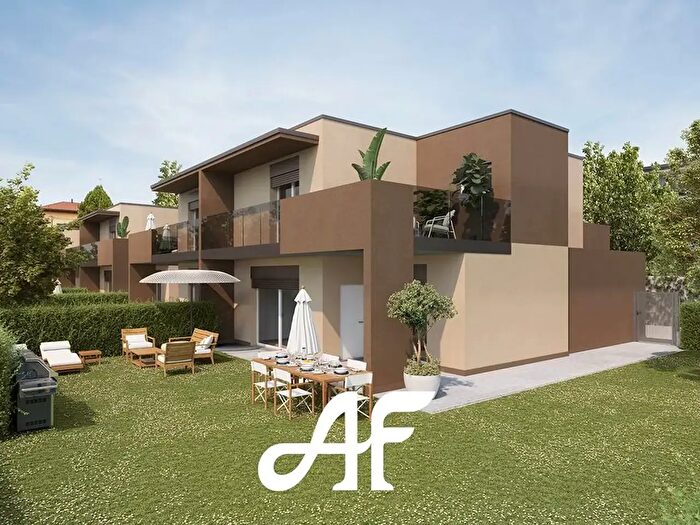 Casa con 5 locali in vendita in Cabiate